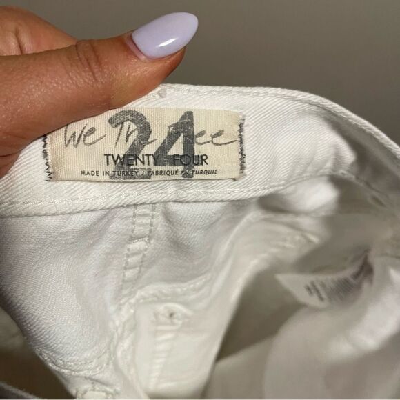 Free People Maggie Mid Rise Straight Optic White Distressed Jeans- Size 24 - Picture 10 of 10